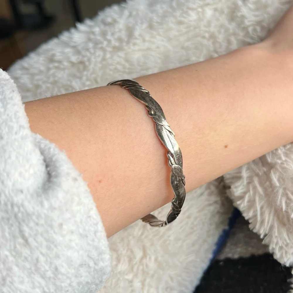 Vtg Sterling Silver Bangle Bracelet - Picture 2 of 4